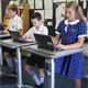 Ergotron LearnFit mobiler Steh-Sitz Tisch mit 40,0cm Höhenverstellung 88-129cm
