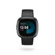 Fitbit Versa 4 Fitness-Smartwatch Schwarz/Grau